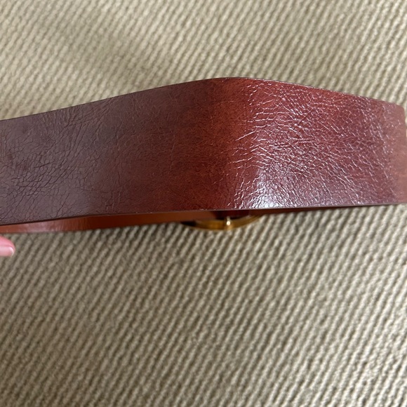 Elegant Brown Belt with Gold Buckle - Picture 2 of 4